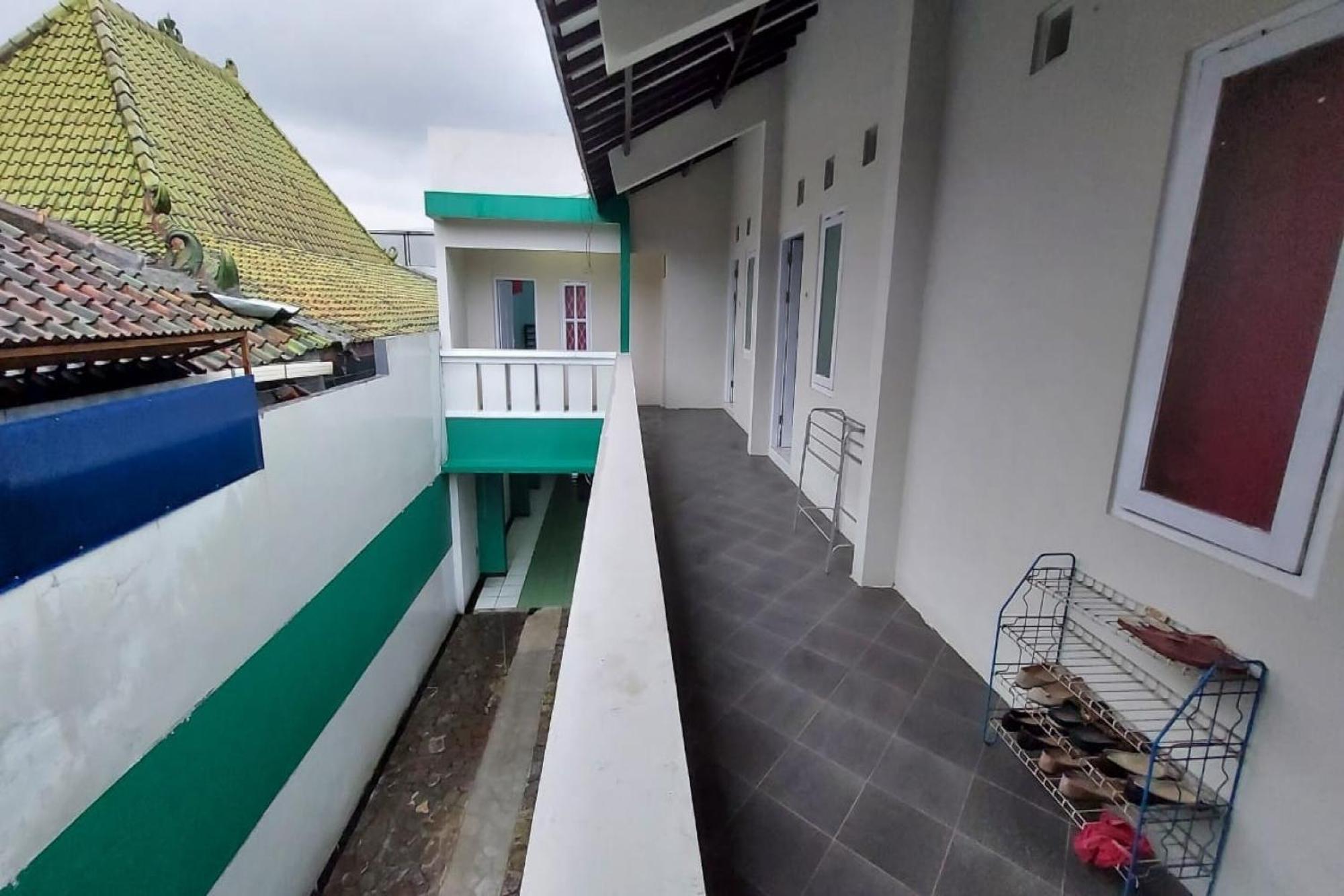 Oyo 90766 Gardenia Boarding House Hotel Purwokerto Eksteriør billede